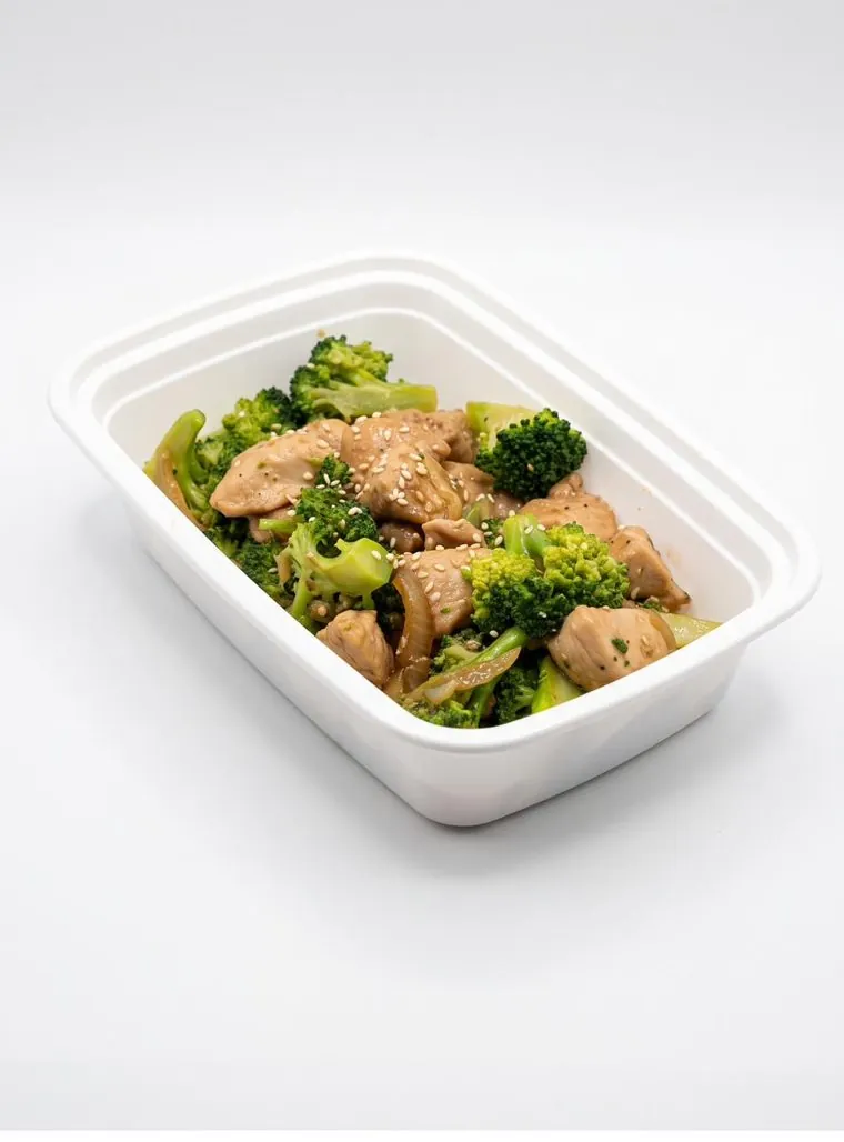 Pollo salteado con brócoli y ajonjolí